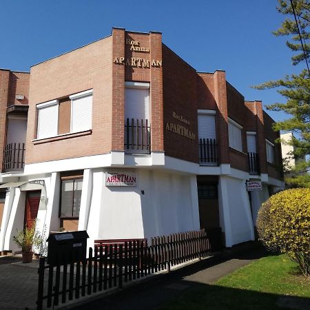 Roxanna Apartman Gyula Exteriér fotografie