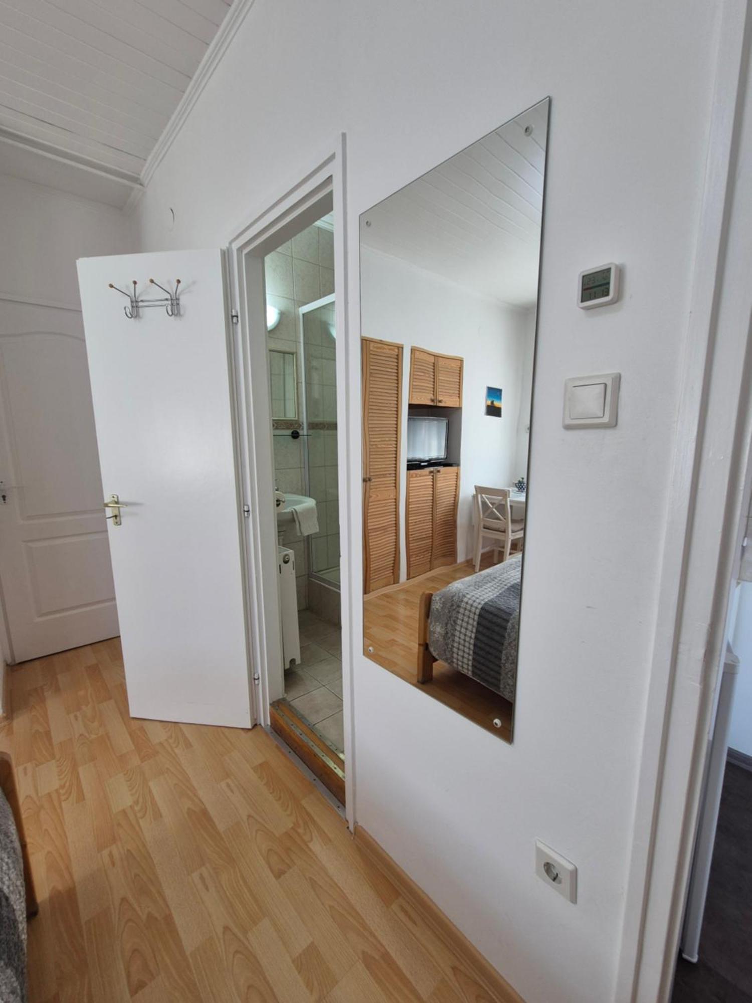 Roxanna Apartman Gyula Exteriér fotografie