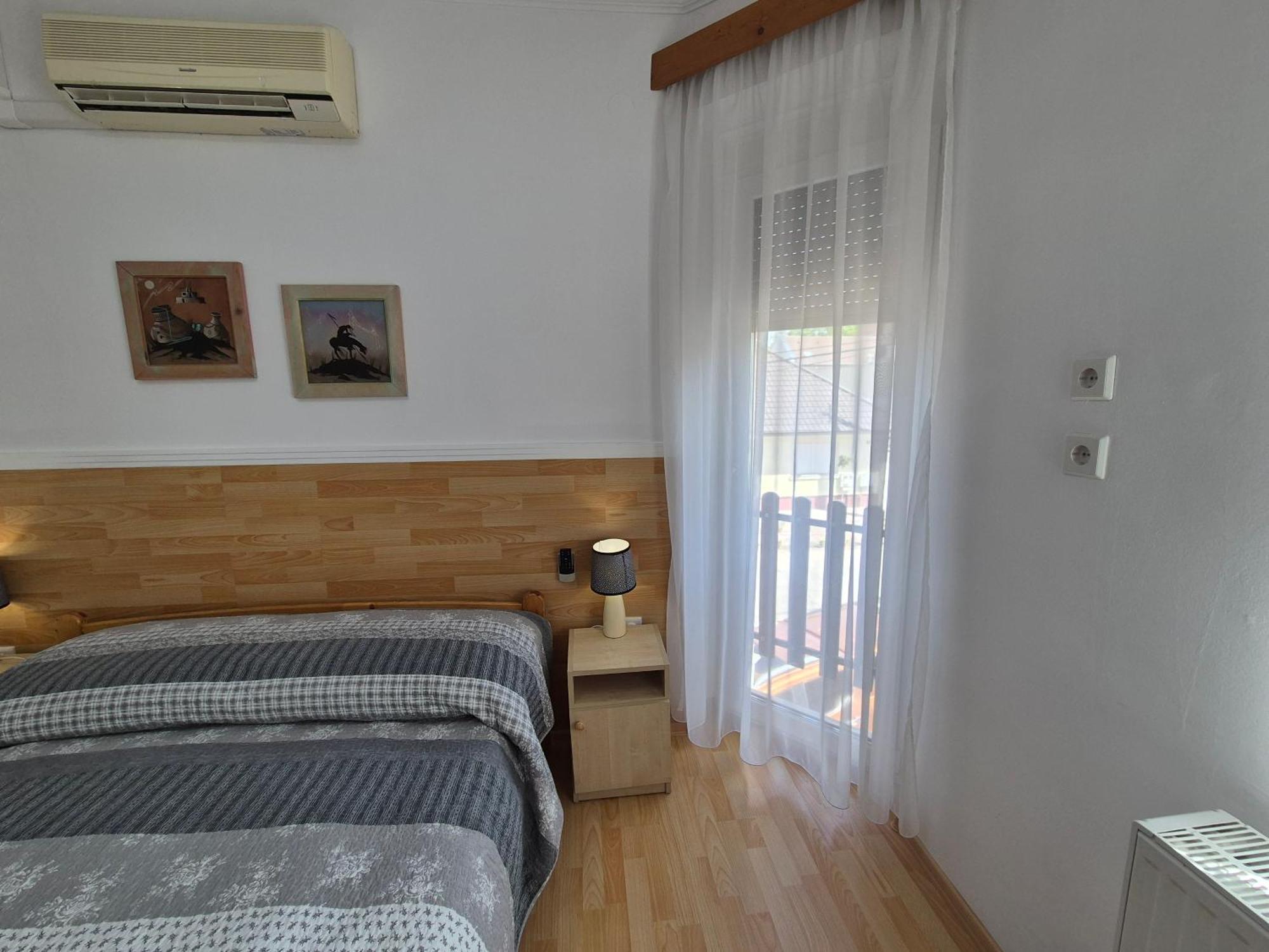 Roxanna Apartman Gyula Exteriér fotografie