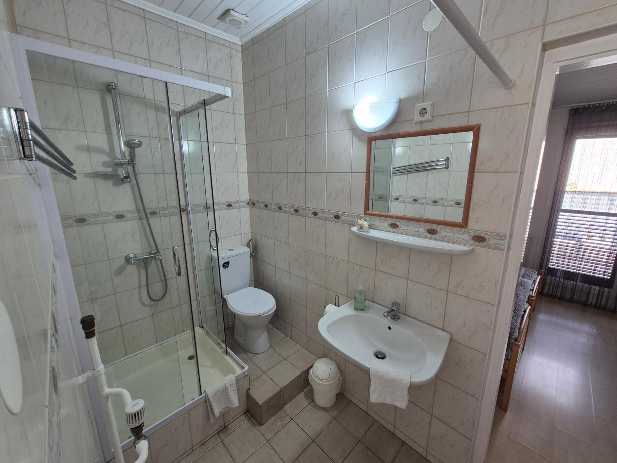 Roxanna Apartman Gyula Exteriér fotografie