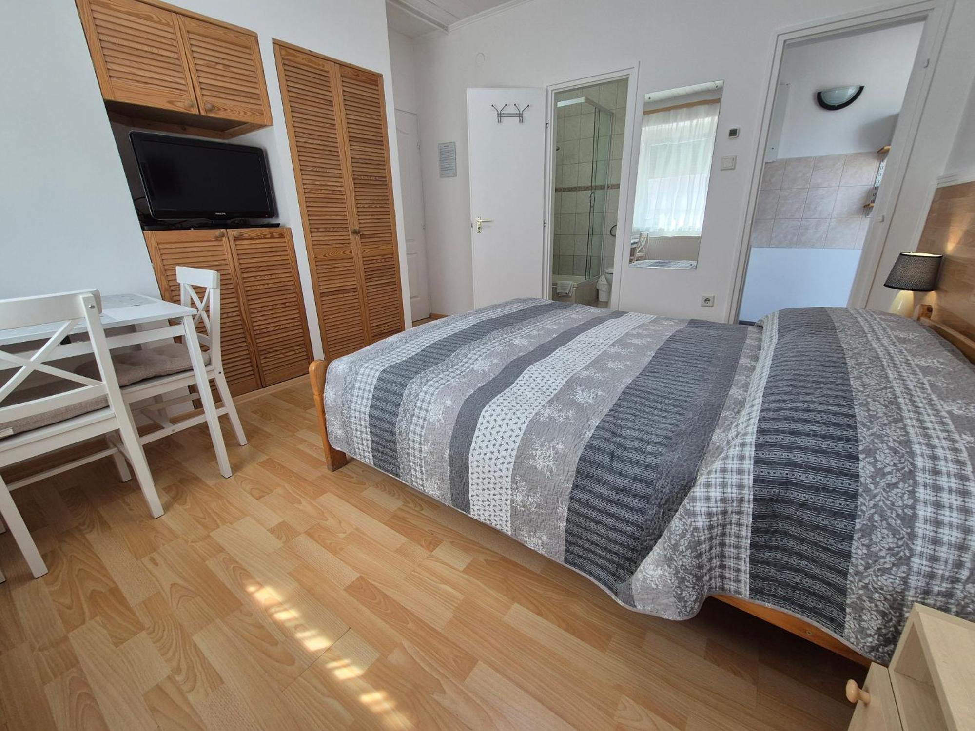 Roxanna Apartman Gyula Exteriér fotografie
