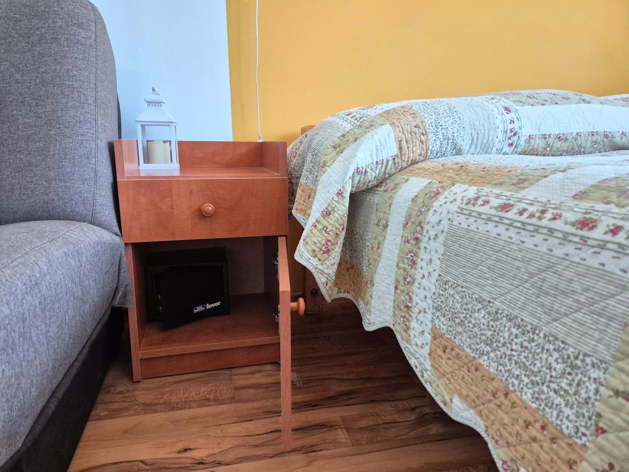 Roxanna Apartman Gyula Exteriér fotografie