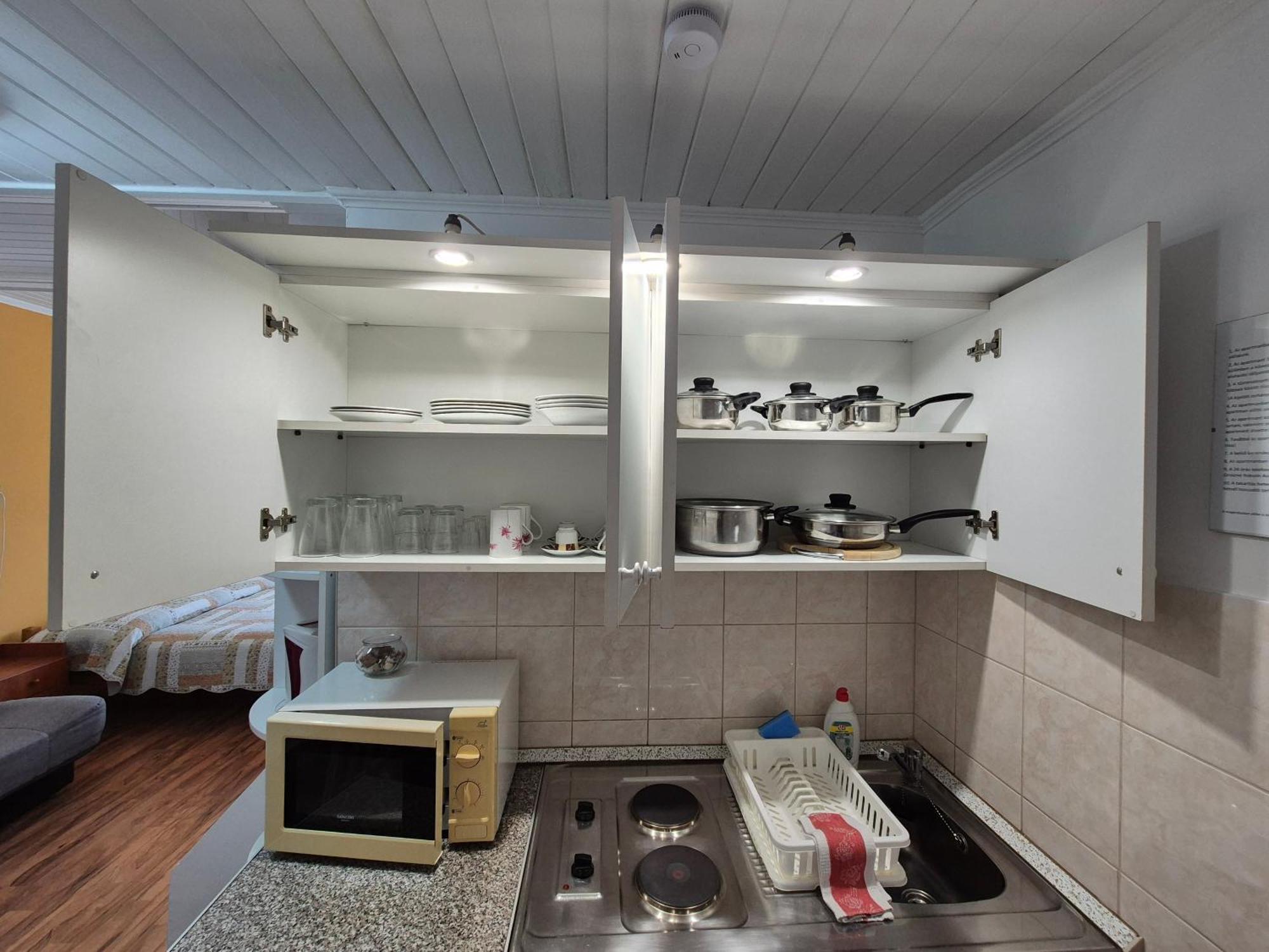 Roxanna Apartman Gyula Exteriér fotografie